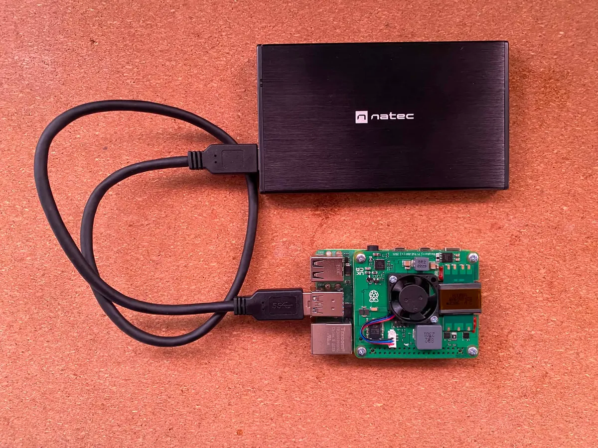 Zdjęcie — serwer na Raspberry Pi